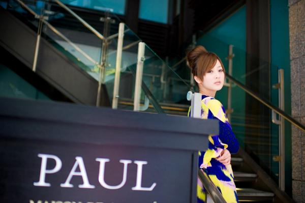 张允霏 张凯洁  台湾正妹张允霏《城市漫游》户外甜美写真，清新少女优雅漫步都市街头第22张图片