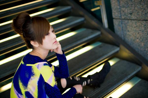 张允霏 张凯洁  台湾正妹张允霏《城市漫游》户外甜美写真，清新少女优雅漫步都市街头第26张图片