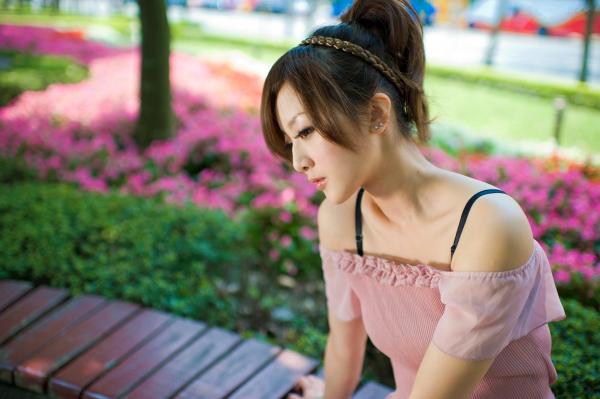 张允霏 张凯洁  台湾正妹张允霏《城市漫游》户外甜美写真，清新少女优雅漫步都市街头第49张图片