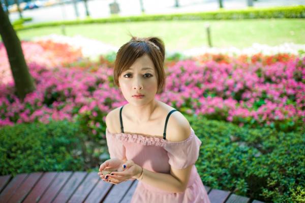 张允霏 张凯洁  台湾正妹张允霏《城市漫游》户外甜美写真，清新少女优雅漫步都市街头第50张图片