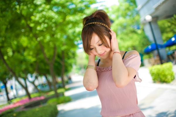 张允霏 张凯洁  台湾正妹张允霏《城市漫游》户外甜美写真，清新少女优雅漫步都市街头第54张图片
