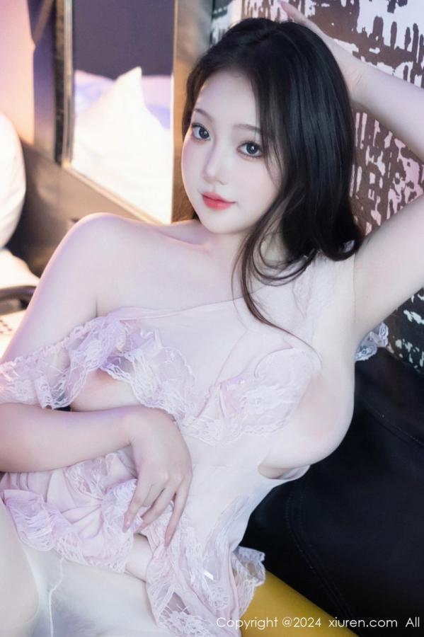 刘一艳 刘紫妍  [XiuRen]高清写真图 2024.08.19 No.9034 潘多拉哦 美腿妩媚第24张图片