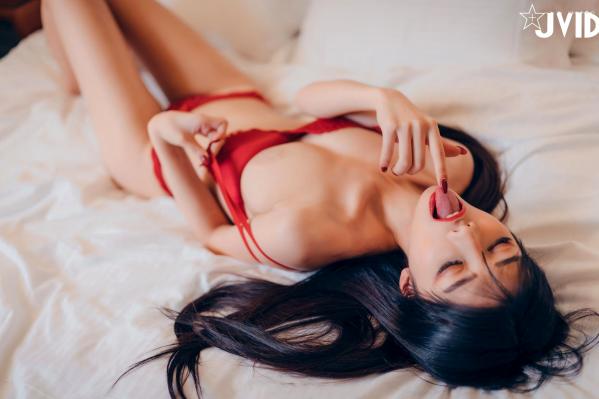 林羿祯 琳妲  JVID-Linda琳达-青春的最后一本写真：室内私房大尺度拍摄，红色性感内衣诱惑第34张图片