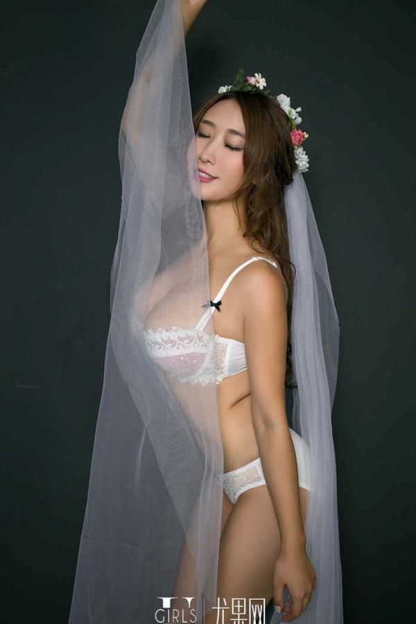 姜雨宏Ava  姜雨宏 [爱尤物]高清写真图VOL.506 爆乳新娘第25张图片