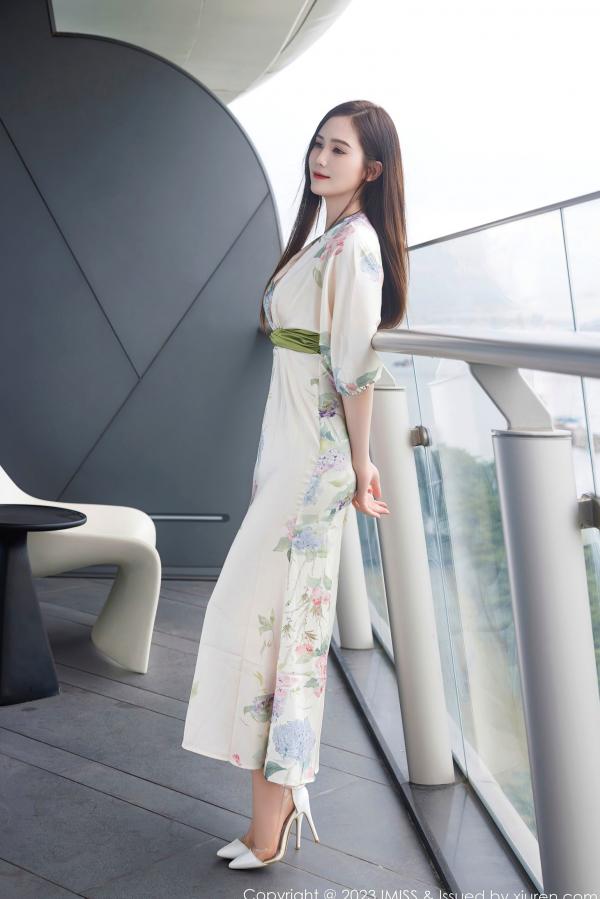 SISY思   IMiss爱蜜社-745-SISY思-清新白色印花短裙私房照-气质女神性感诱惑丝袜大尺度套图-2023.08.28第2张图片