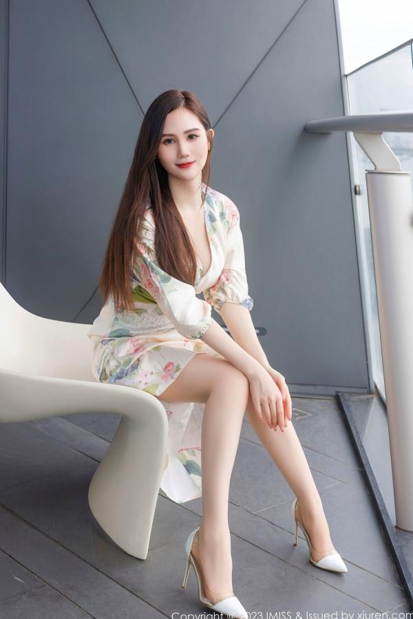 SISY思   IMiss爱蜜社-745-SISY思-清新白色印花短裙私房照-气质女神性感诱惑丝袜大尺度套图-2023.08.28第5张图片