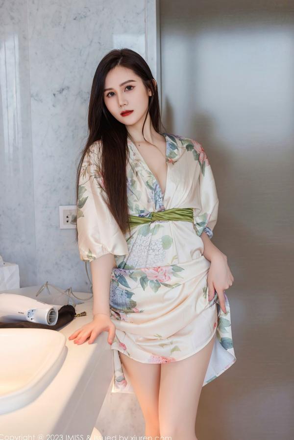 SISY思   IMiss爱蜜社-745-SISY思-清新白色印花短裙私房照-气质女神性感诱惑丝袜大尺度套图-2023.08.28第10张图片