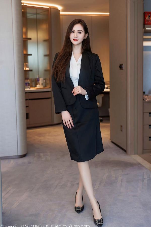 SISY思   IMiss爱蜜社739期：SISY思，职场OL知性魅力与纯白内衣私房写真，演绎优雅制服诱惑第4张图片