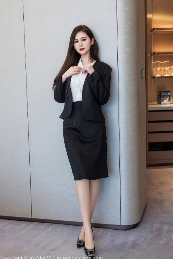 SISY思   IMiss爱蜜社739期：SISY思，职场OL知性魅力与纯白内衣私房写真，演绎优雅制服诱惑第6张图片