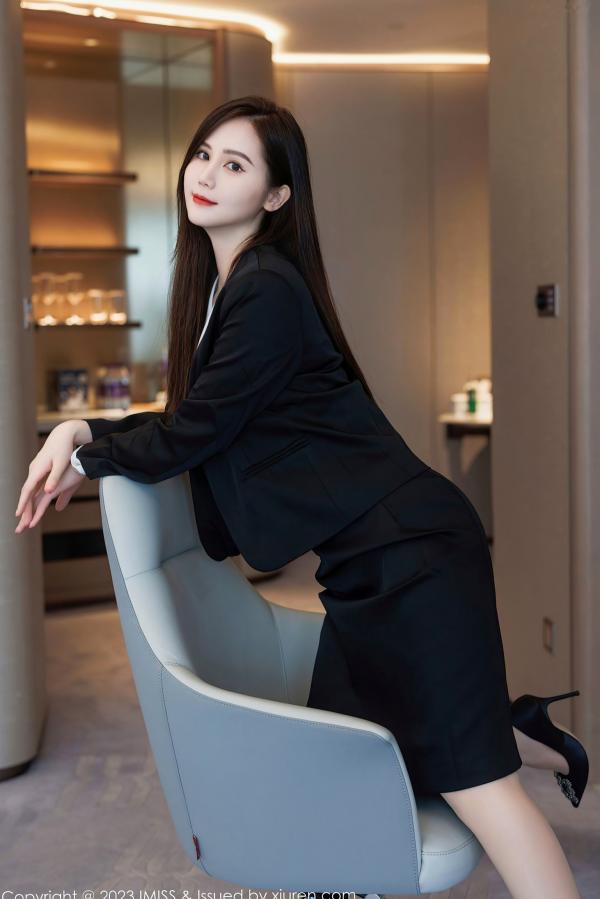 SISY思   IMiss爱蜜社739期：SISY思，职场OL知性魅力与纯白内衣私房写真，演绎优雅制服诱惑第10张图片