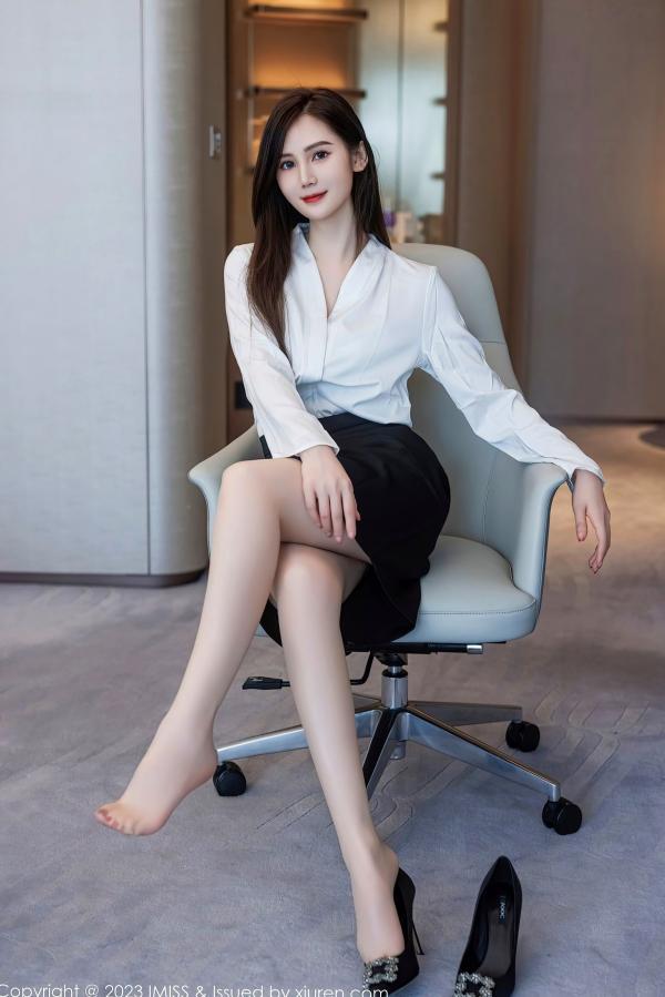 SISY思   IMiss爱蜜社739期：SISY思，职场OL知性魅力与纯白内衣私房写真，演绎优雅制服诱惑第14张图片