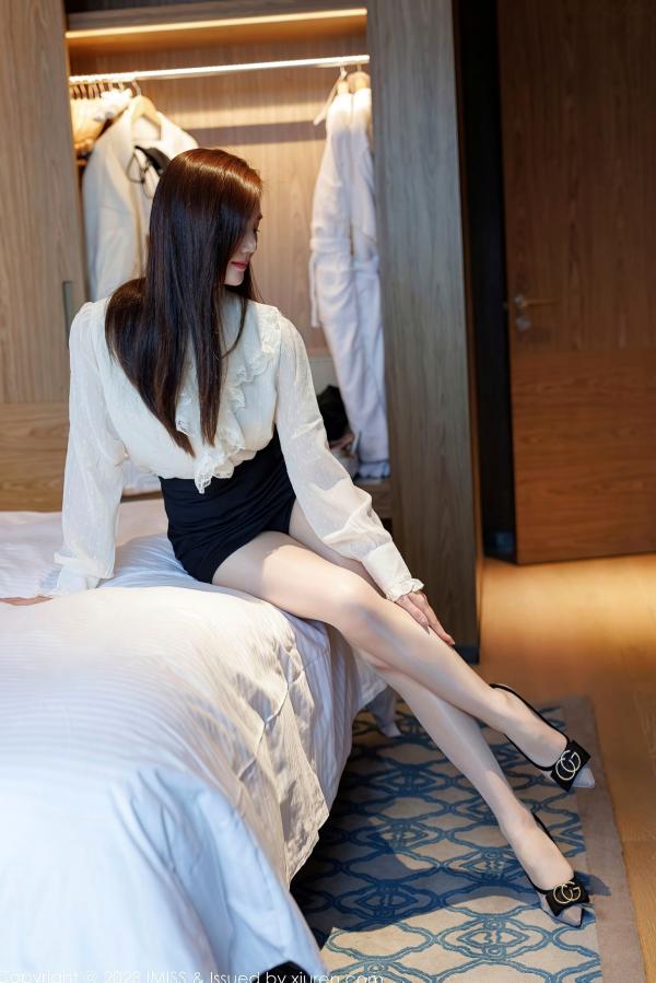 SISY思   IMiss爱蜜社-722-Sisy思-白衬衫黑短裙与红色内衣私房照-性感诱惑美腿写真-2023.03.13第8张图片