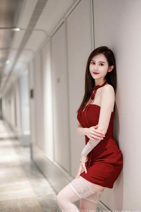 SISY思   IMiss爱蜜社 Sisy思：性感红色露肩连衣短裙，白色蕾丝透视美腿私房写真，冷艳气质女神极致诱惑随拍第3张图片