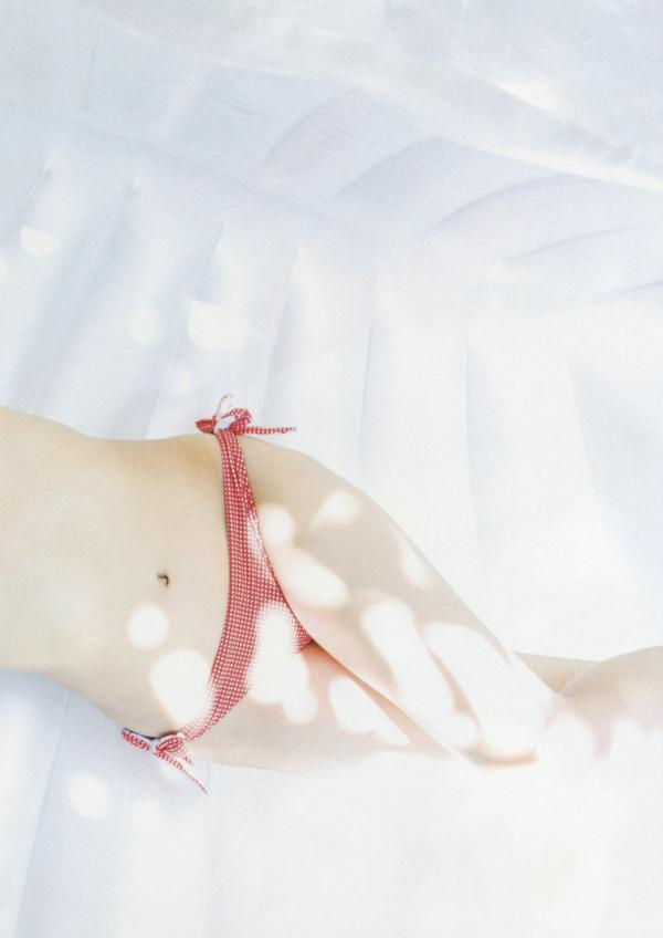 星名美怜   星名美怜「MIREITOPIA」高清写真集：清新唯美户外街拍与惬意居家私房风格第9张图片
