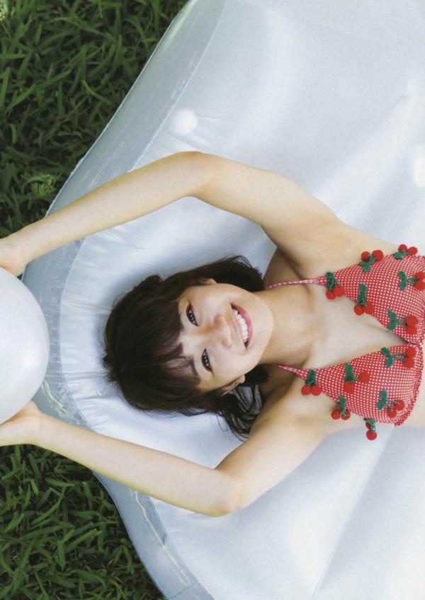 星名美怜   星名美怜「MIREITOPIA」高清写真集：清新唯美户外街拍与惬意居家私房风格第10张图片