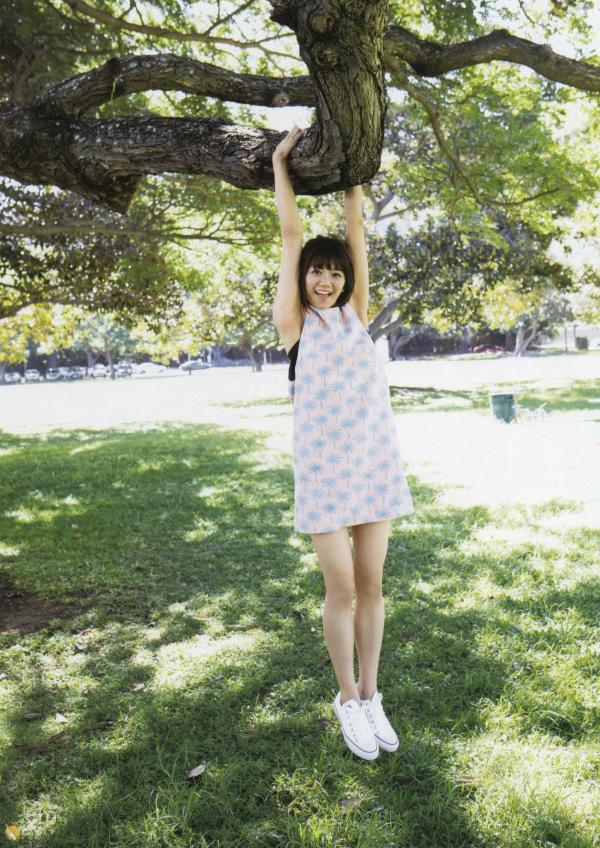 星名美怜   星名美怜「MIREITOPIA」高清写真集：清新唯美户外街拍与惬意居家私房风格第13张图片