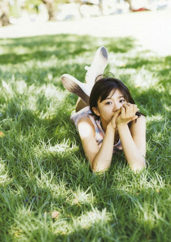 星名美怜   星名美怜「MIREITOPIA」高清写真集：清新唯美户外街拍与惬意居家私房风格第20张图片