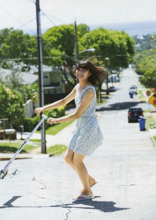 星名美怜   星名美怜「MIREITOPIA」高清写真集：清新唯美户外街拍与惬意居家私房风格第25张图片