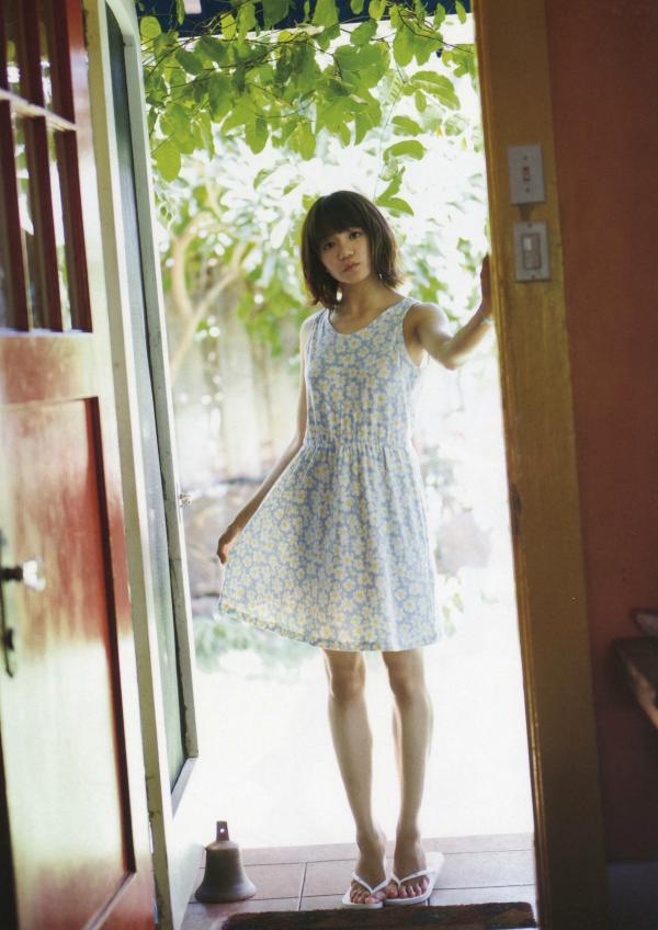 星名美怜   星名美怜「MIREITOPIA」高清写真集：清新唯美户外街拍与惬意居家私房风格第26张图片