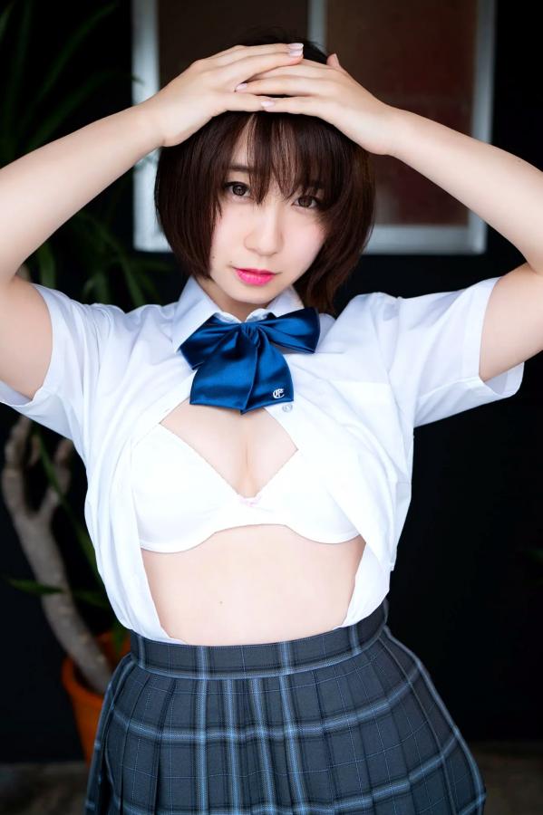 伊織もえ 伊织萌 伊織もえ - 制服はちゃんと着なさーい!! 日系校服与兔女郎角色扮演性感写真第10张图片