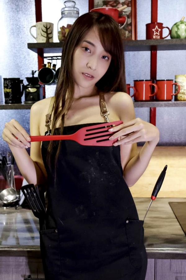 刘思妤   JVID神正长腿女神VINA突发外流篇：复古私房与浴室大尺度性感美腿诱惑写真第96张图片
