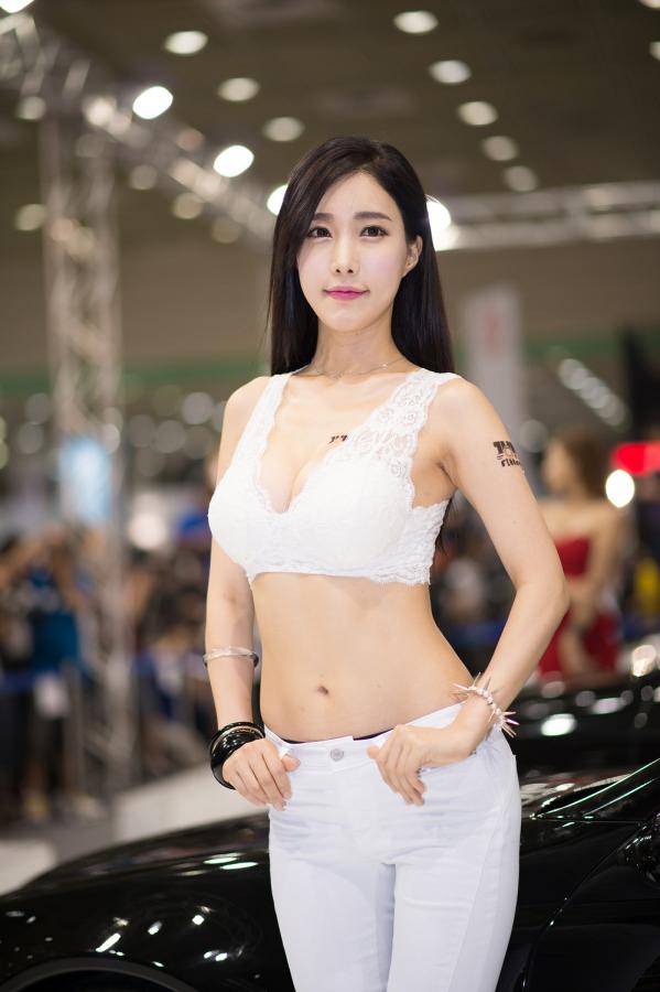 임민영 艾敏英 艾敏英(Im Min-Young) 2015韩国车展模特第1张图片