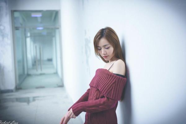 蘇小立 苏小立  台湾正妹苏小立台北街拍写真，时尚皮裤针织衫穿搭尽显都市潮流魅力[56P]第51张图片