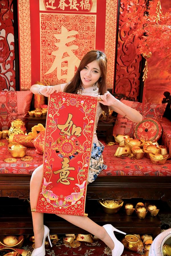 蘇小立 苏小立  台湾正妹苏小立写真：新春喜庆旗袍与浪漫画室艺术风格套图第52张图片