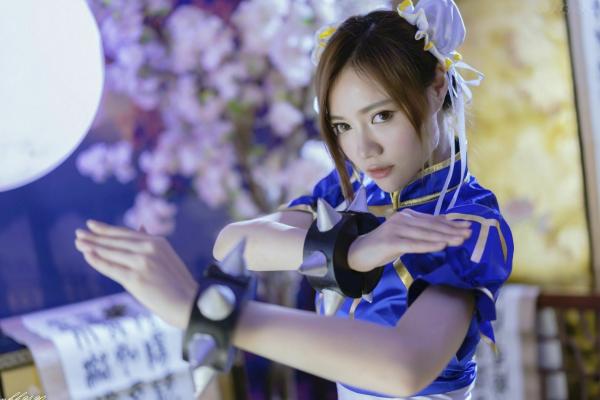 蘇小立 苏小立  台湾正妹苏小立《春丽》Cosplay写真集，经典格斗角色扮演，蓝旗袍丝袜美腿秀，傲娇清纯女神第19张图片