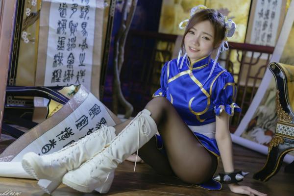 蘇小立 苏小立  台湾正妹苏小立《春丽》Cosplay写真集，经典格斗角色扮演，蓝旗袍丝袜美腿秀，傲娇清纯女神第20张图片