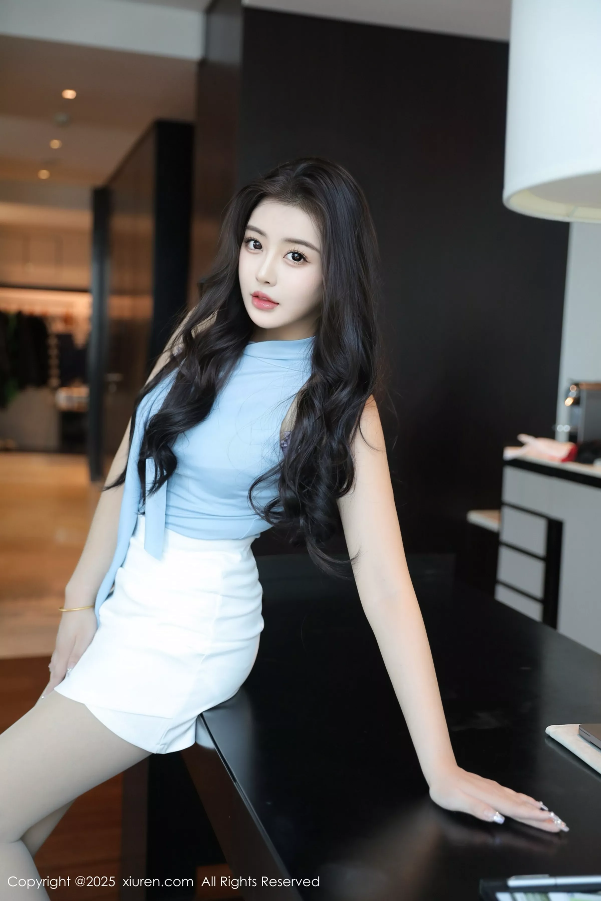 希雅  [XiuRen]高清写真图 2025.04.17 No.10165 希雅sia 紫色内衣第13张图片