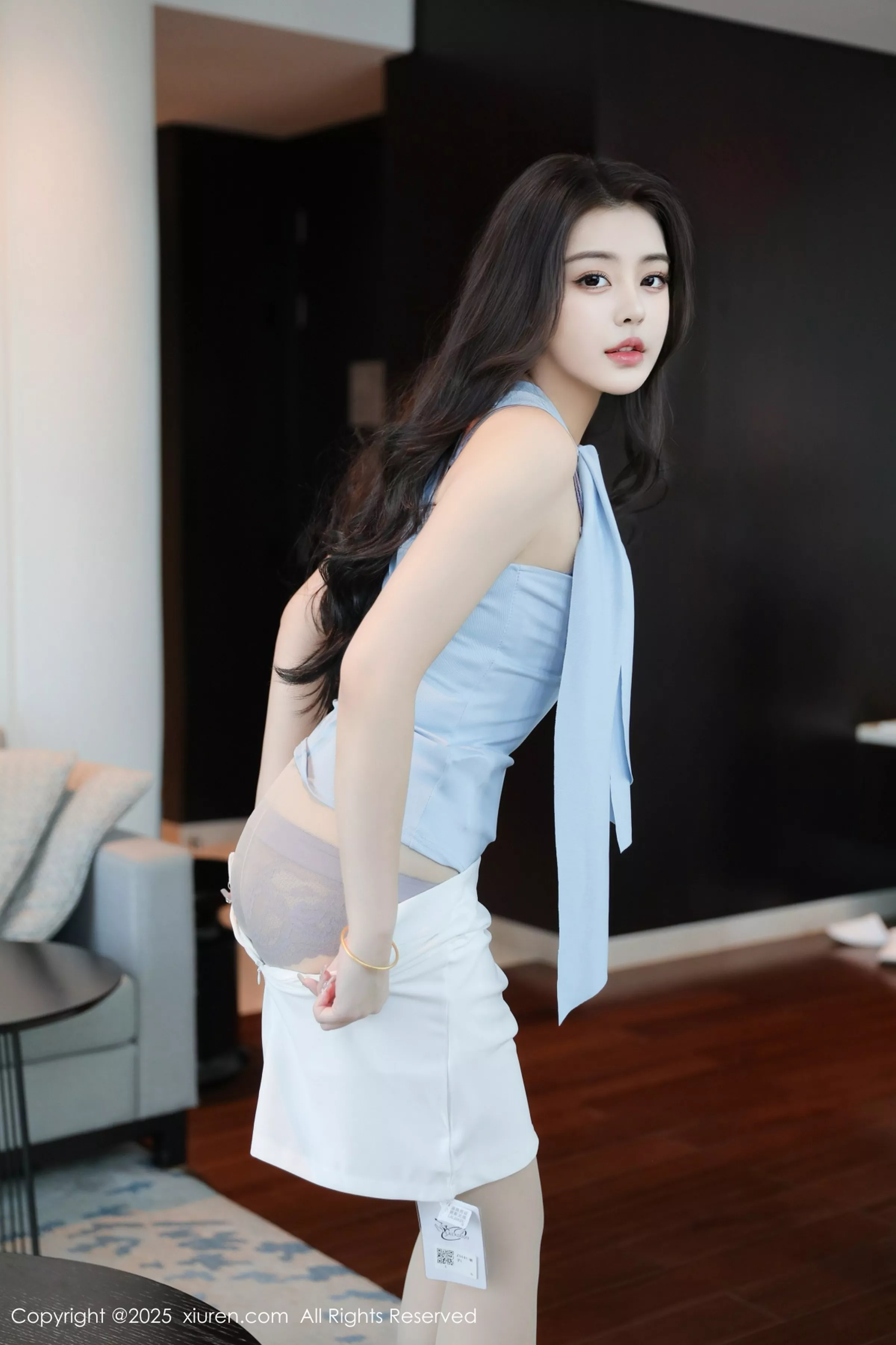 希雅  [XiuRen]高清写真图 2025.04.17 No.10165 希雅sia 紫色内衣第18张图片