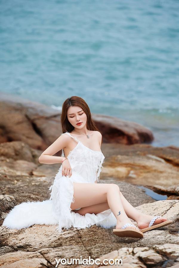 陈宇曦   YouMi尤蜜-陈宇曦《季夏流光》泳池比基尼与海滩清凉度假私房写真-无圣光大尺度第10张图片