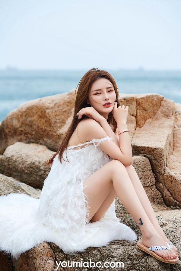 陈宇曦   YouMi尤蜜-陈宇曦《季夏流光》泳池比基尼与海滩清凉度假私房写真-无圣光大尺度第19张图片