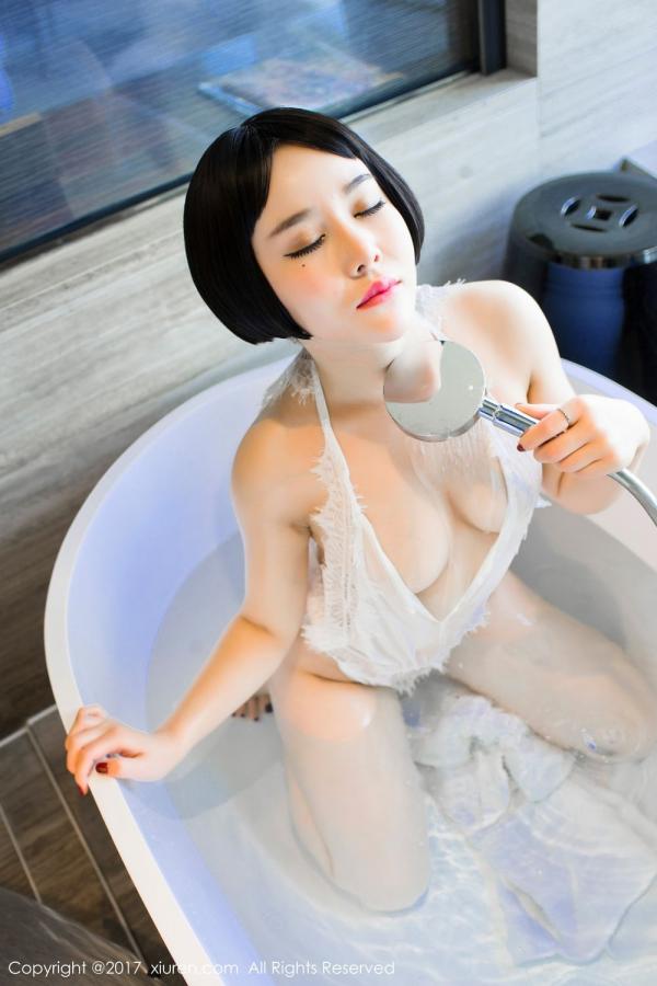 王乔恩Abby  浑圆粉嫩曲佑熙 白色蕾丝浴缸湿身第40张图片