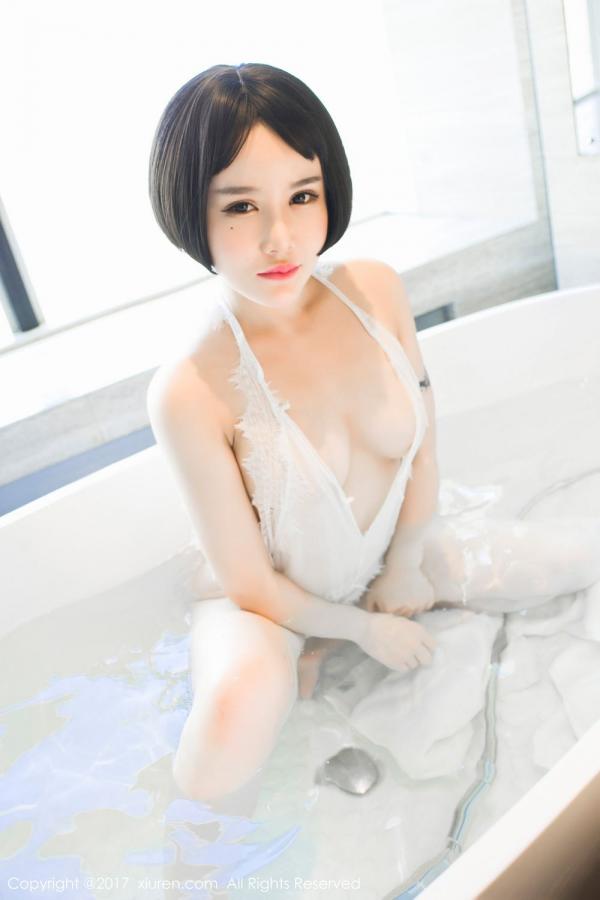 王乔恩Abby  浑圆粉嫩曲佑熙 白色蕾丝浴缸湿身第49张图片
