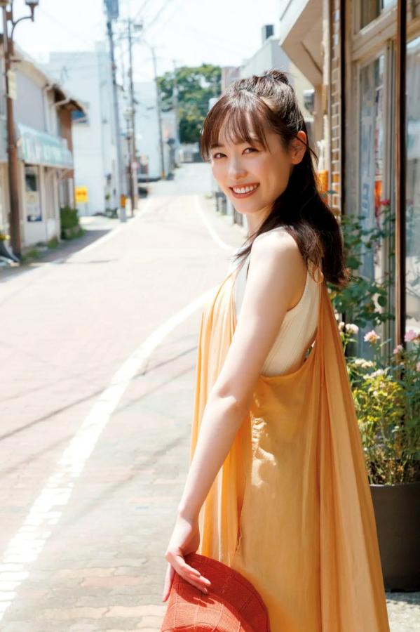 福原遥  福原遥《gift》写真：日系清新治愈系户外草地泳池美照第31张图片