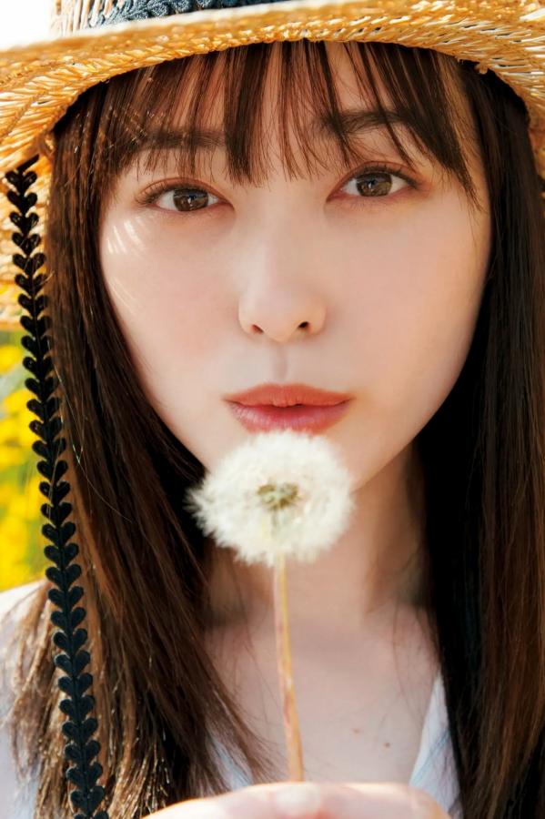 福原遥  福原遥《gift》写真：日系清新治愈系户外草地泳池美照第39张图片