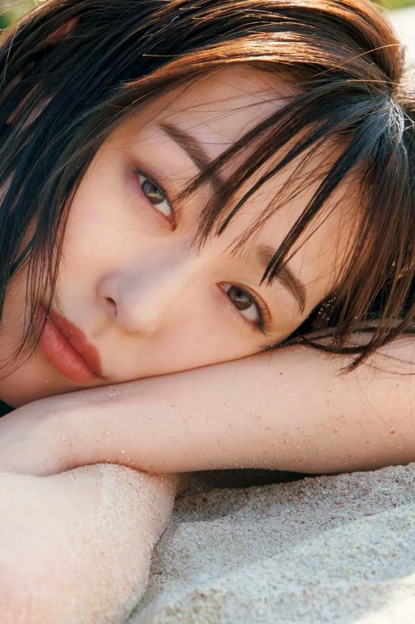 福原遥  福原遥《gift》写真：日系清新治愈系户外草地泳池美照第45张图片
