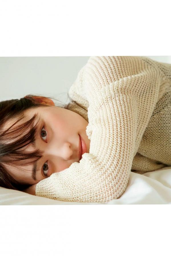 福原遥  福原遥《gift》写真：日系清新治愈系户外草地泳池美照第60张图片