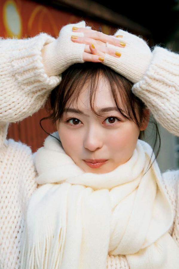 福原遥  福原遥《gift》写真：日系清新治愈系户外草地泳池美照第86张图片