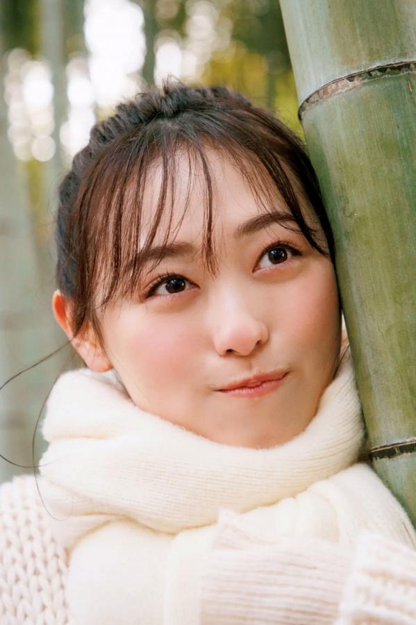 福原遥  福原遥《gift》写真：日系清新治愈系户外草地泳池美照第87张图片