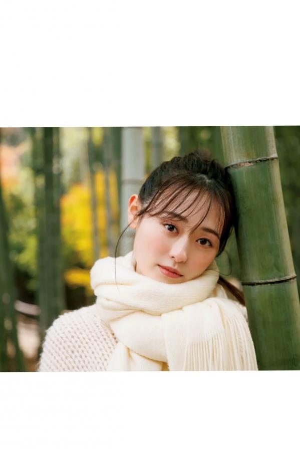 福原遥  福原遥《gift》写真：日系清新治愈系户外草地泳池美照第88张图片