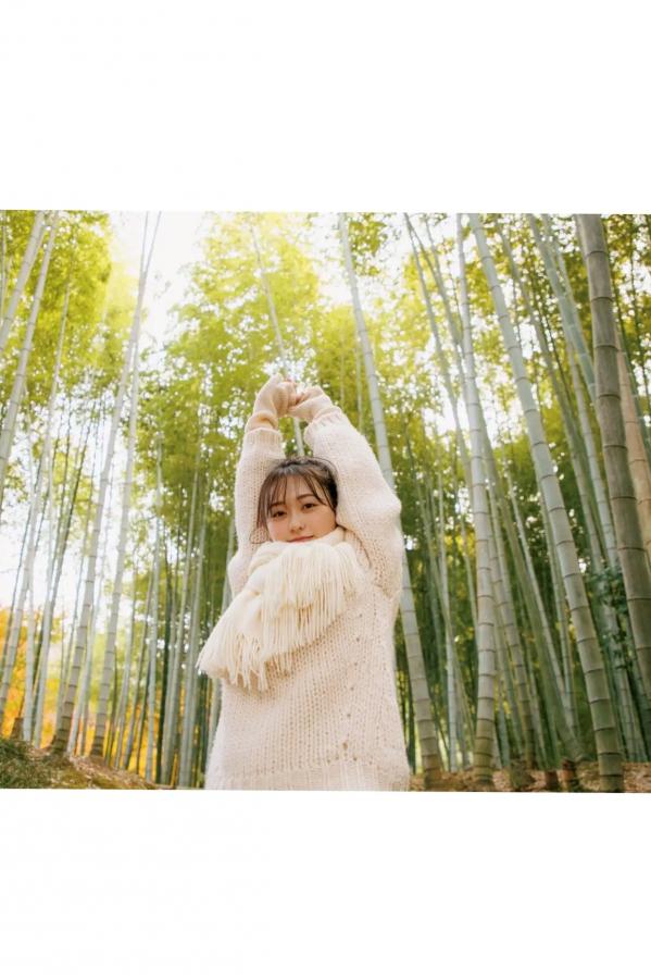 福原遥  福原遥《gift》写真：日系清新治愈系户外草地泳池美照第89张图片