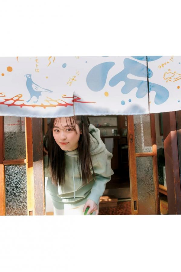 福原遥  福原遥《gift》写真：日系清新治愈系户外草地泳池美照第99张图片