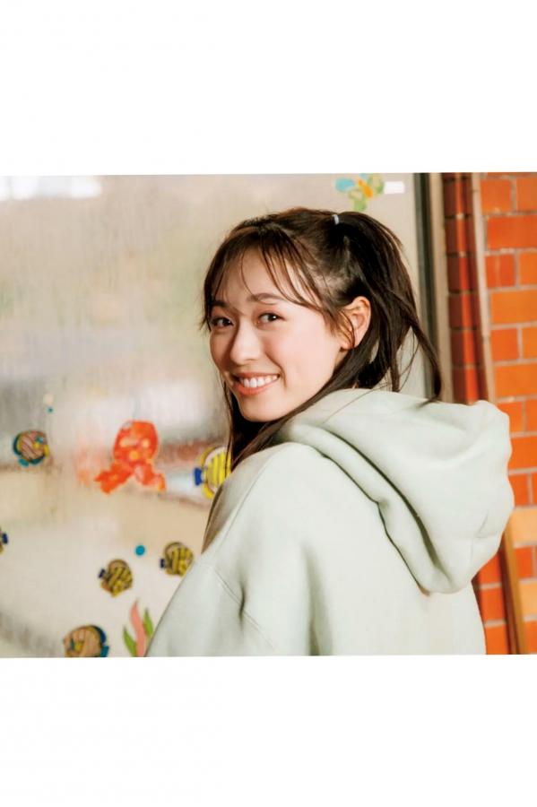 福原遥  福原遥《gift》写真：日系清新治愈系户外草地泳池美照第100张图片