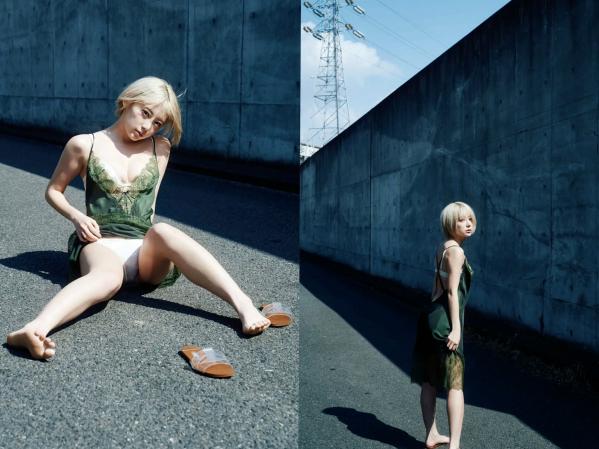 篠崎こころ   篠崎こころ - フラジャイル (Fragile) 性感蕾丝内衣写真，短发女神冷艳气质诱惑，绝美身材尽显第2张图片
