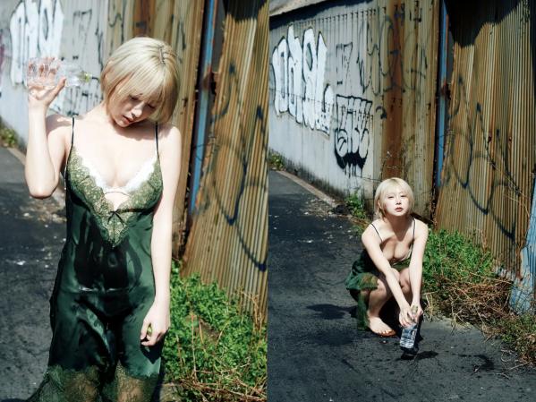 篠崎こころ   篠崎こころ - フラジャイル (Fragile) 性感蕾丝内衣写真，短发女神冷艳气质诱惑，绝美身材尽显第7张图片
