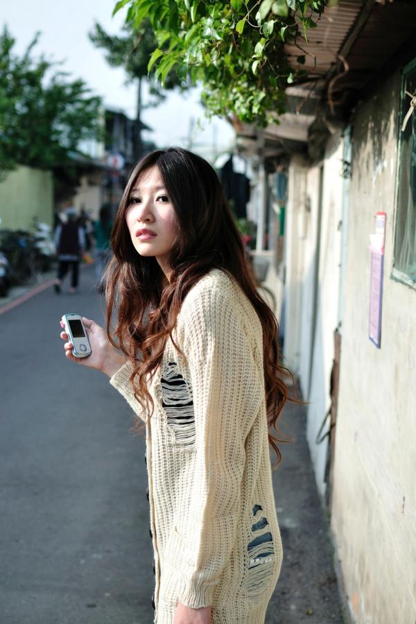 卢小彧   台湾正妹模特Pink《永春街外拍》清新街拍写真集，邻家女孩甜美自然气质魅力，极品百变女神户外随拍第4张图片