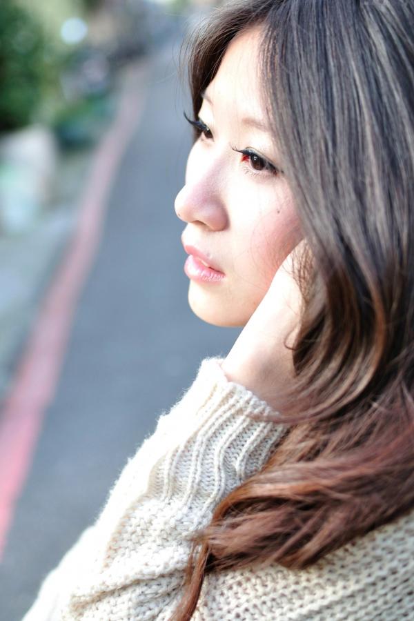 卢小彧   台湾正妹模特Pink《永春街外拍》清新街拍写真集，邻家女孩甜美自然气质魅力，极品百变女神户外随拍第8张图片